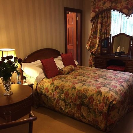 Готель Caldhame House Crumlin  Екстер'єр фото