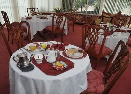Готель Caldhame House Crumlin  Екстер'єр фото
